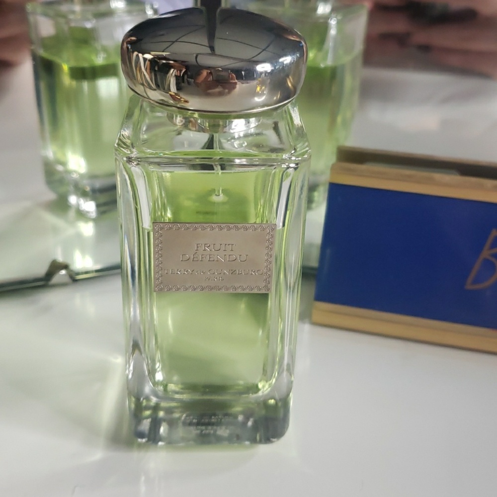 Terry Degunzberg Fruit Defendu fragrance